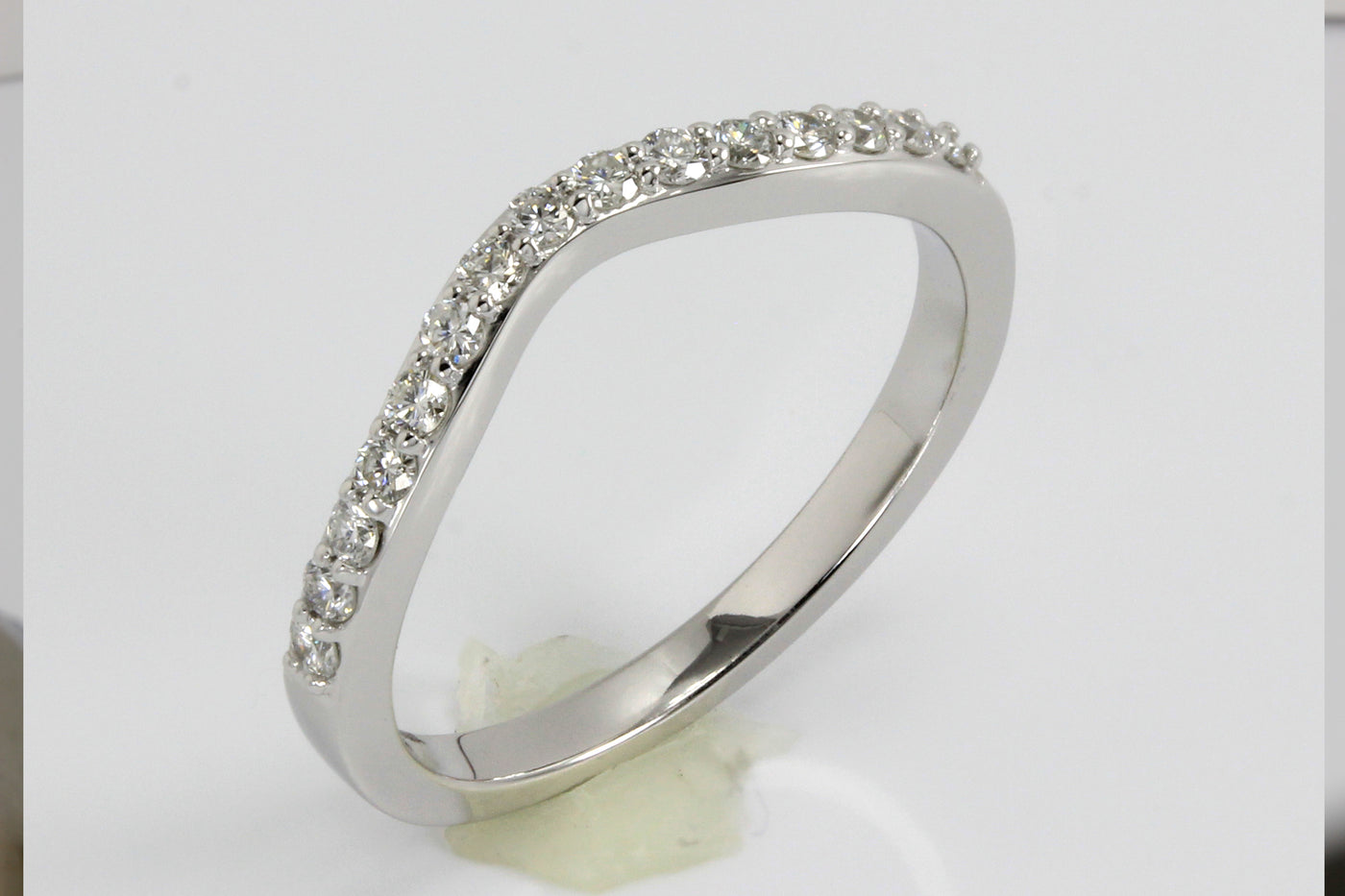 14K White Gold .25ctw Curved Diamond Band