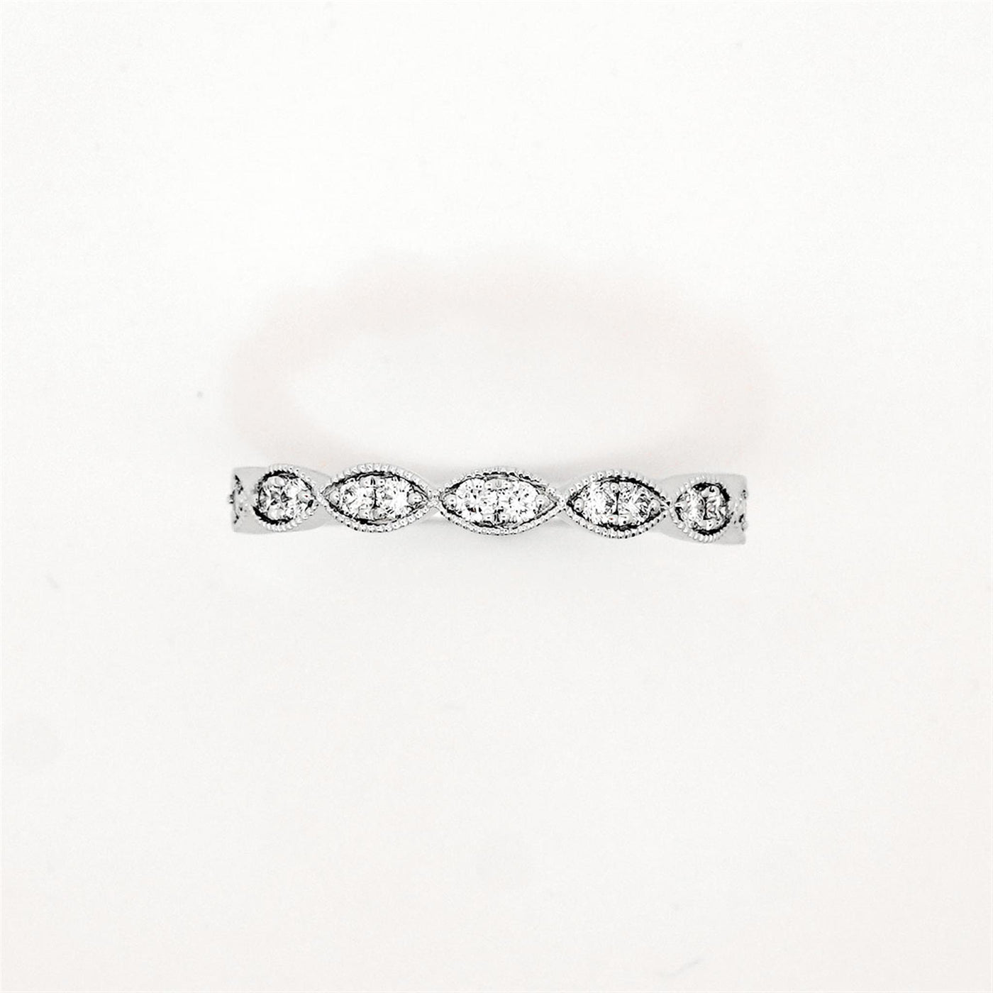 14K White Gold .25ctw Vintage Inspired Diamond Band